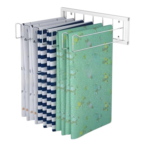 Couverture et couette bien rangées dans le dressing avec le support pivotant - 2