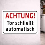 INDIGOS UG   Aluverbundplatte Schilder 3mm   Sicherheit   Achtung! Tor schließt automatisch   200x150 mm   Hotel, Firma, Schutz, KITA, Arzt, Praxis, Wohnung