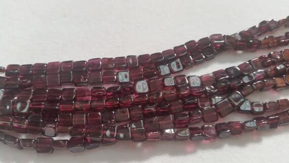 Garnet smooth square shape 5mm, idéal pour créer un cadeau - 2