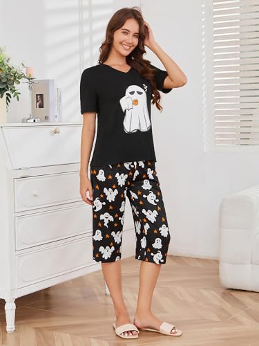 Women Two Piece Pajamas Sets Short Sleeve V Neck Tops and Capri Pants Sleepwear with Pockets4