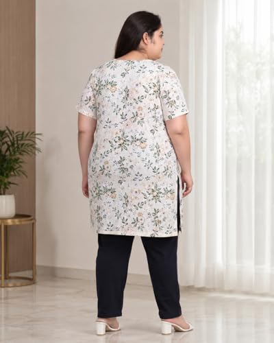 Image of In Love Women's All-Over Printed Cotton Plus Size Longline T-Shirt with Pockets
