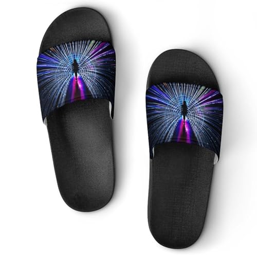 Claquettes femme pleins feux sur la scène pour éviter les glissades avec ces sandales de bain