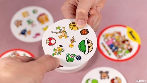 Asmodee - DOBBLE : Super Mario - Jeu de Société de Rapidité et d'Observation - Jeux de Cartes Familial - Jeux Enfants dès 6 Ans - Boite Métal - 15 Min - 2 à 8 Joueurs - Multilingue - Zygomatic