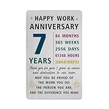 Geschenk zum 7. Jahrestag – eine perfekte Möglichkeit, Dankbarkeit und Wertschätzung für das Engagement und die harte Arbeit eines Mitarbeiters in den letzten Jahren auszudrücken. Es ist eine bedeutungsvolle Geste, die ihr Engagement und ihren Beitrag zum Team anerkennt. Ideale Mitarbeitergeschenke vom Chef