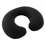 De color grisácea, la almohada está fabricada con material velvetaire muy resistente