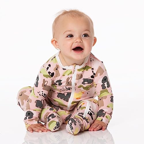 KicKee Print Footie with Zipper, Fitted Long Sleeve Pajamas, Ultra Soft Everyday One-Piece Loungewear, 90s (Baby Rose Too Many Stuffies - 0-3 Months)