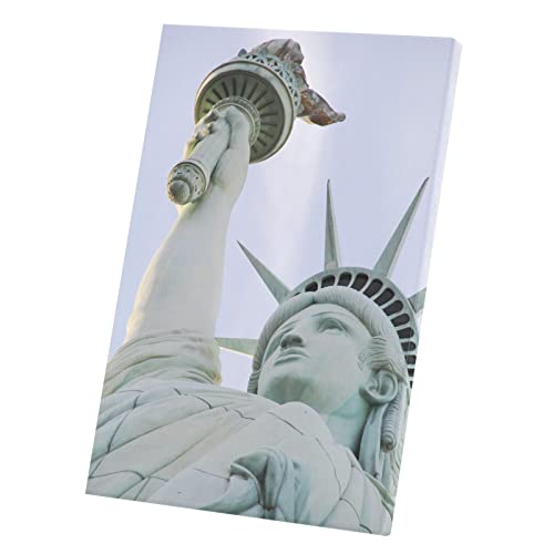 Poster Statue de la Liberté vue de dessous tableau déco 30x45
