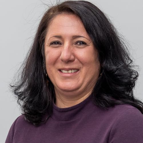 Darya Holstein &uuml;ber die Situation junger Migrant*innen in Deutschland Podcast Por  arte de portada