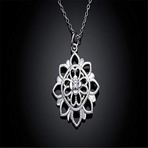 Collier de noce haut de gamme avec pendentif soleil ajouré raffiné