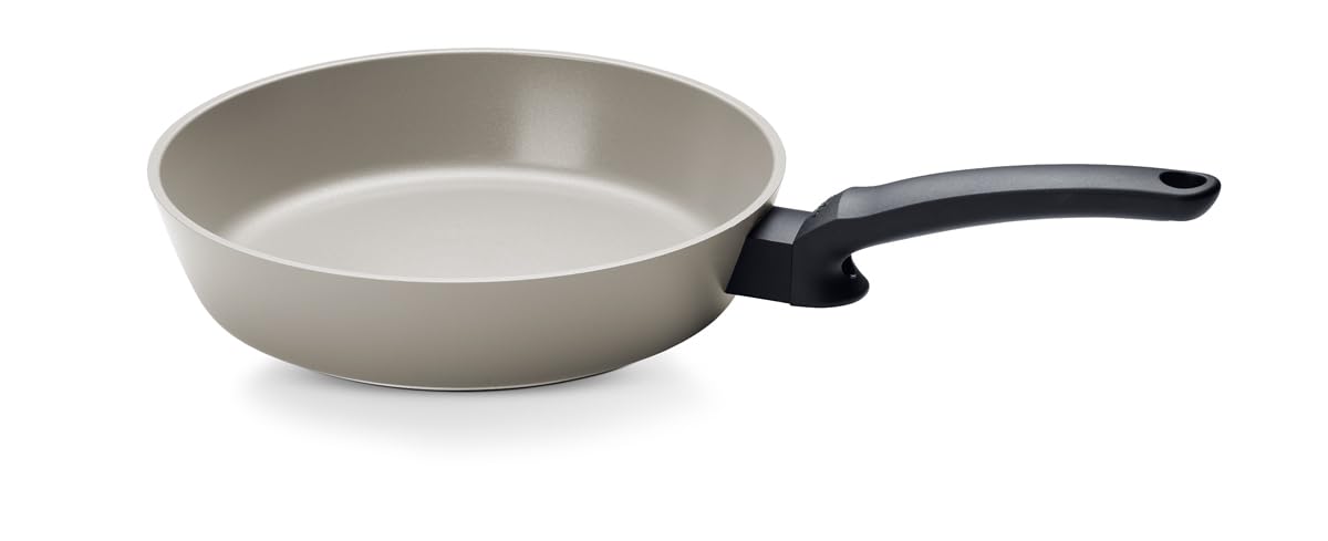 Fissler, Ceratal Evo Comfort Pfanne (Ø 26 cm, Warmgrau), Keramikbeschichtung, hoher Rand, Cookstar Boden, Induktion, Made in Germany