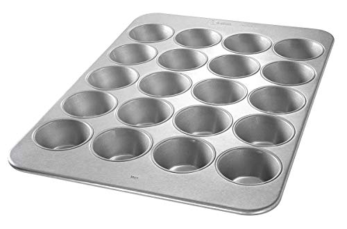 Chicago Metallic Glazed Aluminized Steel 15 Cup Pecan Roll Pan
