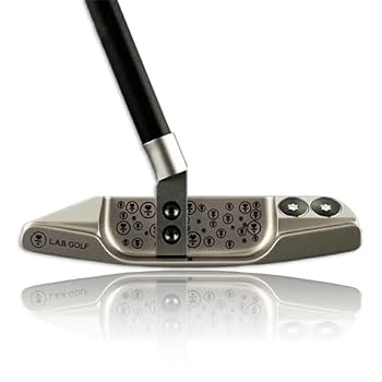 LAB GOLF（ラブゴルフ）のLINK1パター（ヘッドカバー付き）です。（右） LAB GOLF（ラブゴルフ）のLINK1パター（ヘッドカバー付き）です