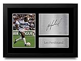 qprocess get output Un regalo che ameranno veramente: segna un vincitore di classe mondiale con questa foto stampata firmata di una delle leggende del calcio più famose del mondo, Les Ferdinand. Un regalo di prima qualità per loro e i migliori punti di presentazione per voi – retro della rete!