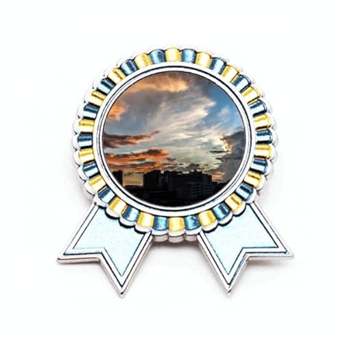 Broche nuage bleu foncé en métal idéale sur une veste en jean