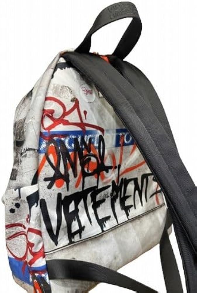 Amazon.co.jp: [Vetements] 【正規取扱店販売品】 GRAFFITI PRINTED 