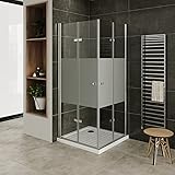 Cabina de ducha / Mampara de ducha de Moments of Glass: 6mm Vidrio parcialmente satinado de seguridad con tratamiento Antical Easyclean. Puertas completamente plegables para un acceso fácil y sin complicaciones. La solución de esquina perfecta para ahorrar espacio en su baño.