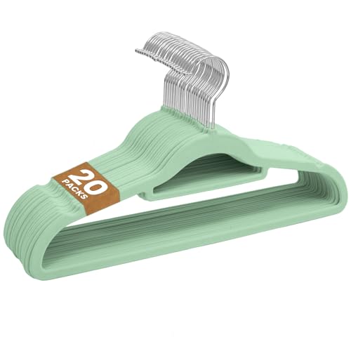 Sasha Morel Lot de 20 cintres en velours antidérapant pour vêtements, cintres peu encombrants pour adultes avec organiseur de cravates et crochets pivotants – Cintres de rangement pour vêtements (vert