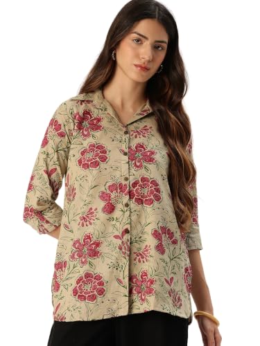 Image of Classic collared cotton shirt with 3 /4 sleeve for a timeless casual look