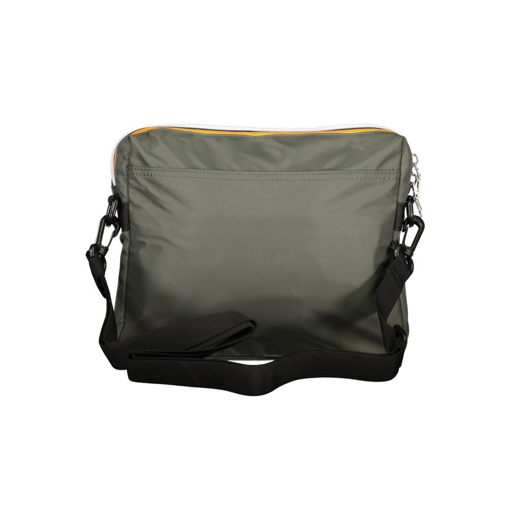 K-Way Borsa a tracolla pratica e leggera chiusa con zip. Dispone di un ampio scomparto principale, tasca interna e sul fronte chiusa con zip. Tracolla removibile e regolabile. 25x22x4cm.