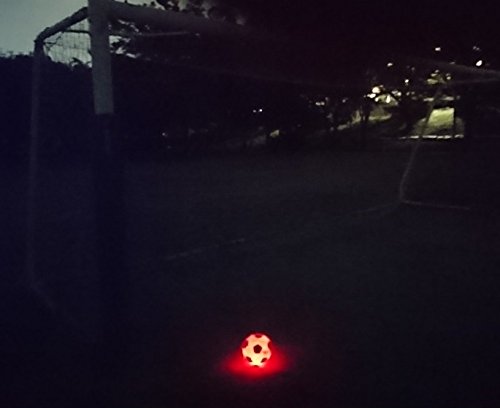 光るサッカーボール 5号球 選べる3カラー NIGHTMATCH ナイトマッチ LED ライトアップ サッカーボール フリースタイル フットサル オレンジ/ブラック 【空気入れポンプ、予備電池付】 4枚目