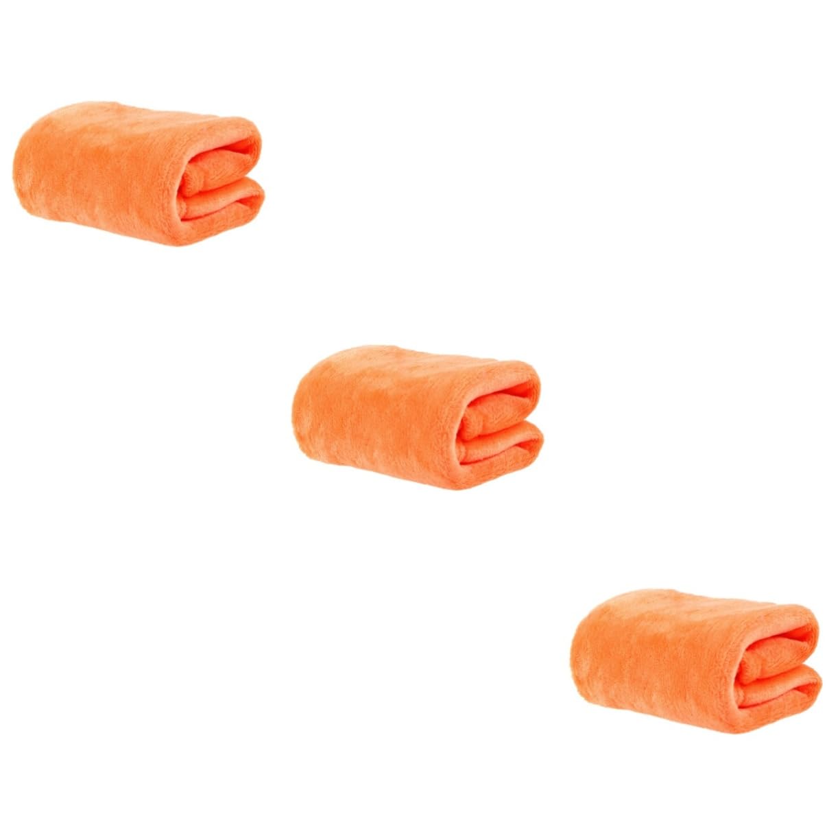 Plaid flanelle orange chaud pour protéger le canapé des poils de chat
