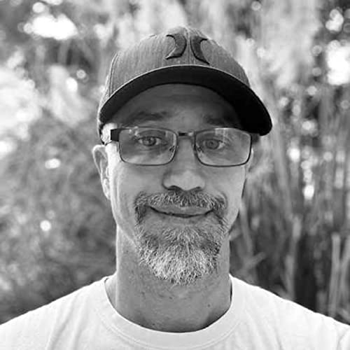 Chat with Me Podcast Por Eddie Bowers arte de portada