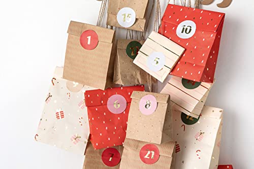 folia 9382 - Adventskalender-Set 'Sausage Dog', 54-teiliges DIY Bastel-Set zur Gestaltung eines individuellen Adventskalenders für Hunde-Liebhaber