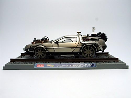 Diecast Model De Lorean LK Railroad Version (Back To The Future part 3) in Silver - Image 3