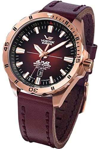 Montre homme automatique rouge résistant au quotidien avec son bracelet cuir
