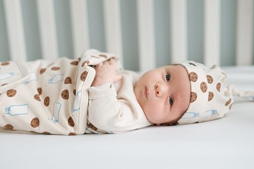 Image of MONICA + ANDY Mini Hospital Cuddle Box, 100% Organic Baby Clothes for Newborns & Infants, Coming Home Swaddle Blanket & Cap
