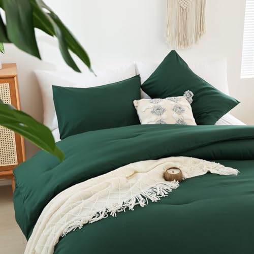 Image of ROSGONIA Oversized King Comforter Dark Emerald Green, 3pcs (1 Boho Comforter & 2 Pillowcases), Lightweight Oversized King Size Comforter Sets Bedding