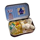 Format de poche portable : Ce coffret de jeu compact mesure 7 cm x 10 cm et se glisse facilement dans les petites mains, les poches ou les sacs de voyage. La boîte en métal légère permet aux enfants d’emporter leur lapin et ses accessoires partout