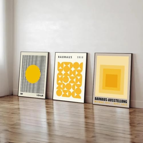 Tableau lignes abstraites jaune brillant pour illuminer le salon ou un studio d'artiste moderne