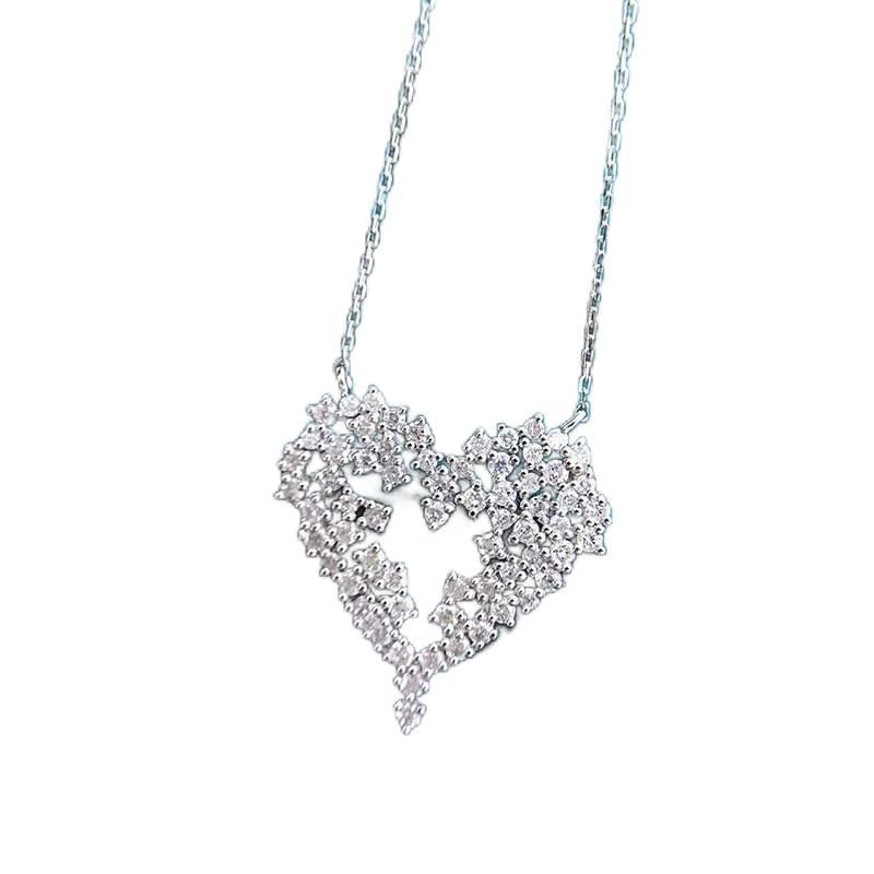Collier cœur creux diamant pour femmes, le bijou de mariage qui sublime sans irriter