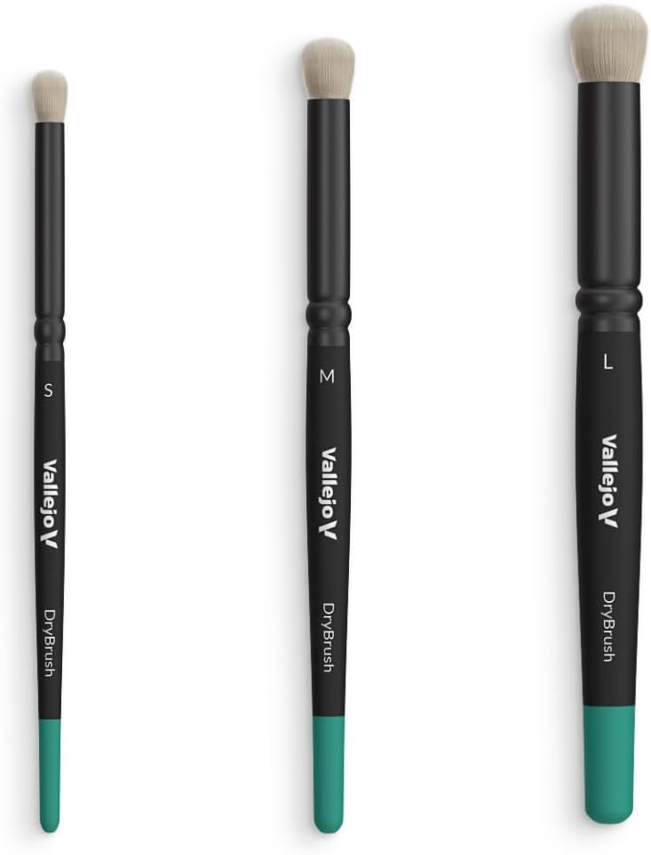 Vallejo - Dry Brush Set | Natural Hair Detailing Brushes | Set for Miniature Model Painting | Sizes Small, Medium, Large | Lightweight and Ergonomic Wooden Handles | Art Supplies