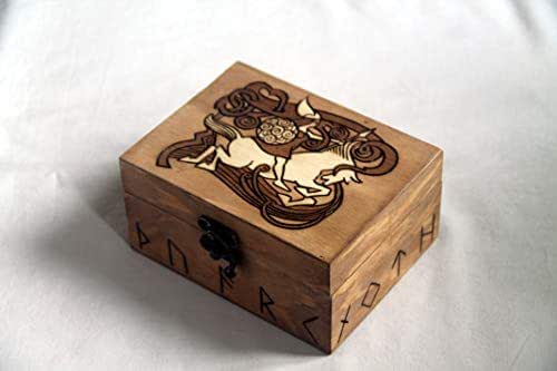 Coffret Valkyrie En Bois Gravé - Motifs Vikings Et Runes - Arthur Rackham - Fait Main
