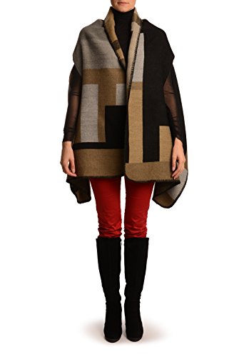 Poncho marron pour éviter les courants d'air au bureau et rester chic