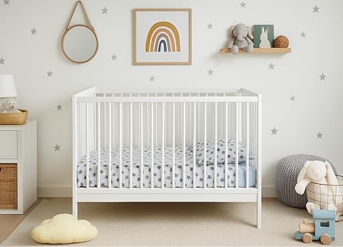 Baby Happy Bliss Lit bébé Julia 100x60 cm avec Matelas – Bois Massif hêtre – Sommier réglable 3 Positions – 3 barreaux Amovibles – Conforme en 716 (Blanc)