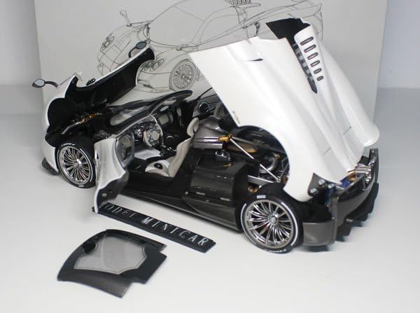 Amazon | △超絶版！白！LCD 1/18 パガーニ Pagani Huayra ウアイラ