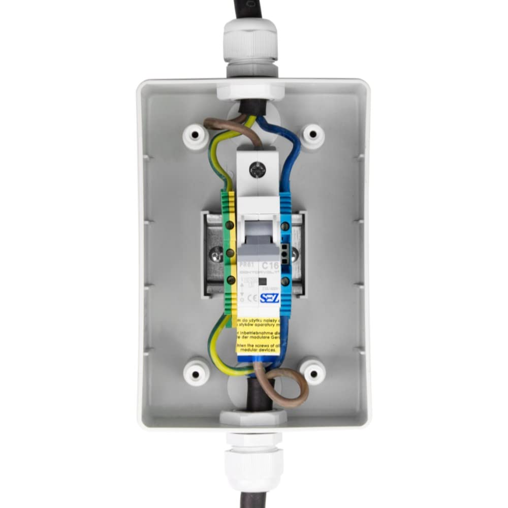 Adapter 230V Stecker auf 230V Kupplung mit Sicherung C16 1P Doktorvolt
