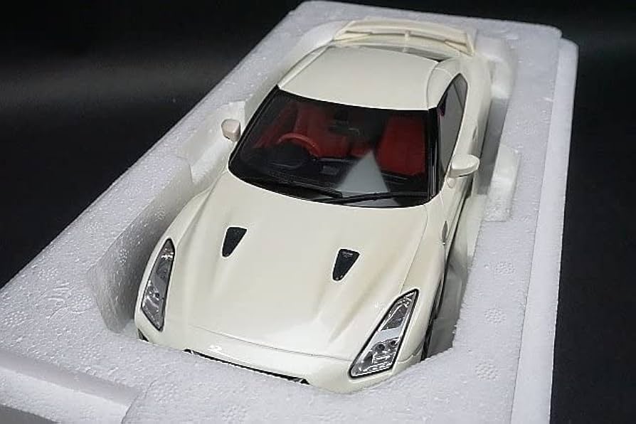 Amazon | Kyosho 京商 1/18 NISSAN 日産 GT-R 2017 ホワイトパール