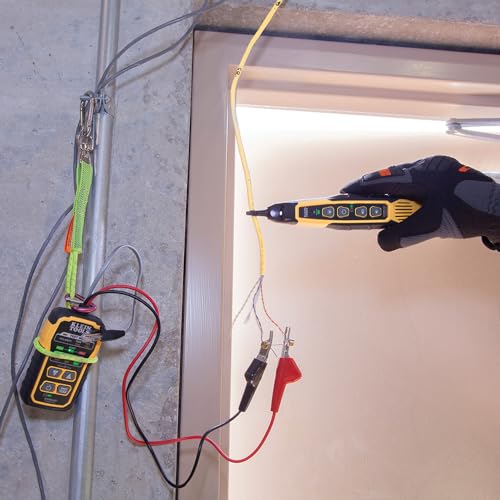 Cable Tracer Probe-Pro Sonda śledząca z wymienną niemetaliczną, przewodzącą końcówką i światłem do stosowania w ciemnych przestrzeniach Klein Tools VDV500-123