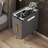 Table de chevet noire avec 2 ports USB. Chargez facilement vos appareils mobiles, tablette, lampe de bureau ou petit ventilateur. Déplacez-le sans effort sans interrompre la charge. Dites adieu aux cordons emmêlés, tandis que son design élégant ajoute une touche charmante à votre chambre. Parfait pour améliorer votre espace avec fonctionnalité et style.