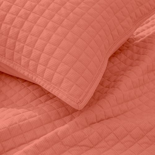 Image of Wonderful 3 Piece Waffle Weave Quilt Set Full Size, Coral Lightweight Bedspread Coverlet for All Season, Ultra Soft Microfiber Bedding Set with 2 Pillow Shams, Waffle Pattern Quilted Design 90 inchx90 inch