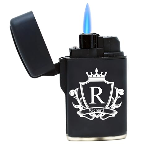 Feuerzeug personalisiert mit Initialen - Hochwertiger UV-Druck auf Sturmfeuerzeug - Langlebig und windfest - Nachfüllbar - Perfekte Geschenkidee für Männer zum Vatertag (Wappen mit Name) Feuerzeug personalisiert mit Initialen - Hochwertiger UV-Druck auf Sturmfeuerzeug - Langlebig und windfest - Nachfüllbar - Perfekte Geschenkidee für Männer zum Vatertag (Wappen mit Name)