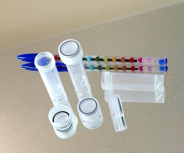 Vial in Plastica Graduati da 5ml - Impermeabili con Tappo a Vite a O-Ring e Area di Scrittura Smerigliata(200)