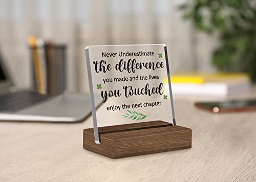Funny Clear Desk Decorative Sign With Wood Stand, Inspirational Home Office Retirement Plaque Sign For Man Women Coworkers, Boss, Leader Retirement Gifts #TOP2