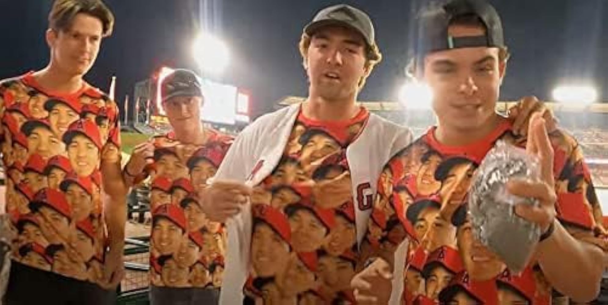 大谷翔平 顔だらけ Tシャツ XL Amazon.co.jp: 大谷翔平選手 MVP 顔だらけTシャツ XL 非売品