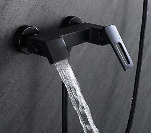 Colonne de douche exposée en finition chrome brillant avec robinet intégré et douchette