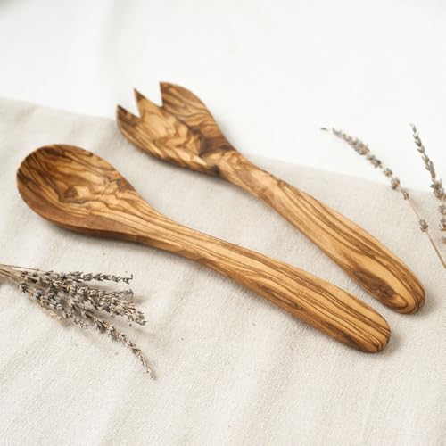 Foto von HOFMEISTER® Salatbesteck Holz 29 cm – Salatlöffel und Salatgabel aus Olivenholz, einzigartige Maserung, schont Schüssel und Salat – handgefertigt (1 Stück)